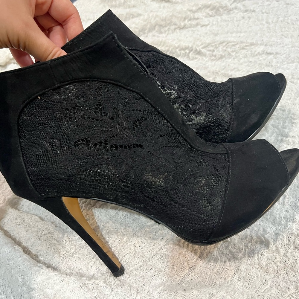 Sexy lace peep toe heel